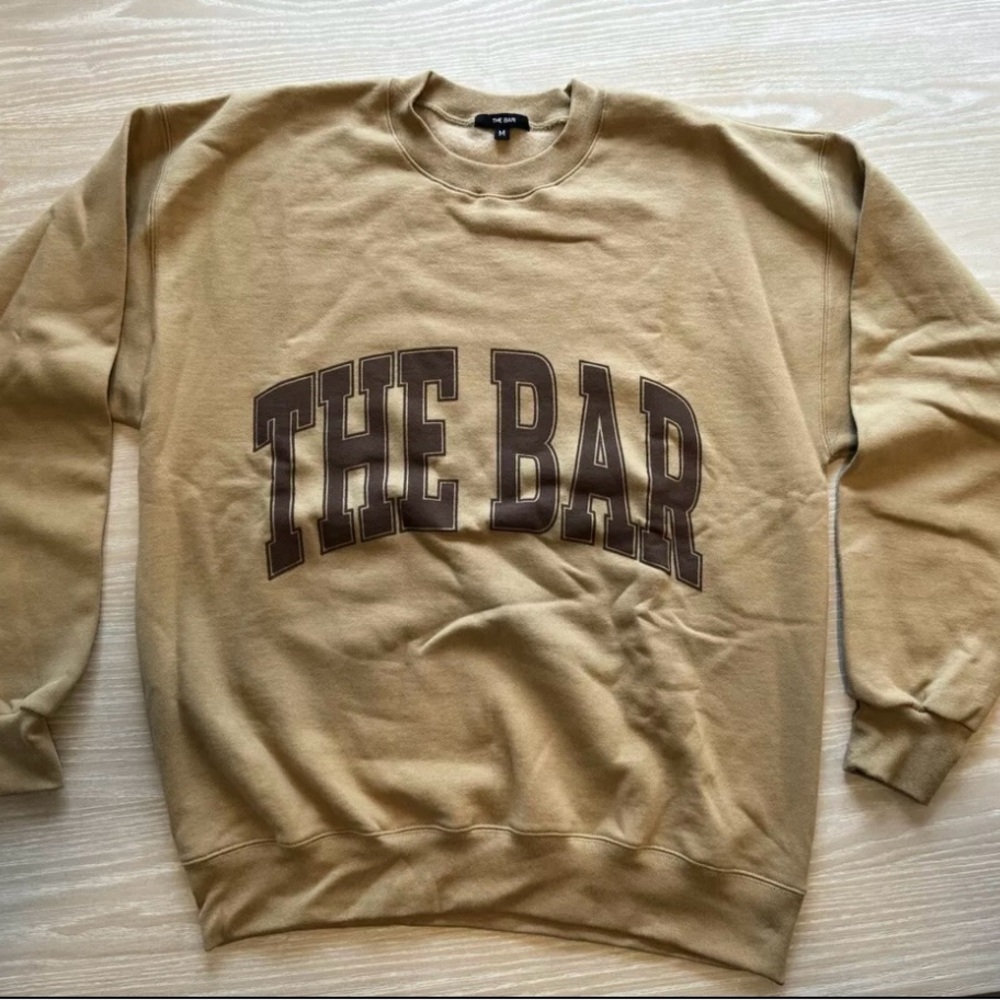 NEW The Bar Varsity Sweatshirt M Chocolate Chip